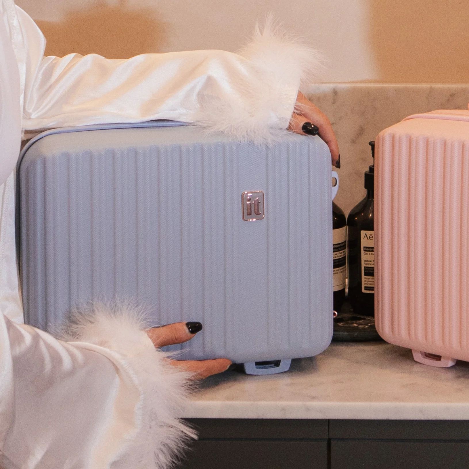 Luxuriant - Vanity Case (Blue Fog) - Image 4