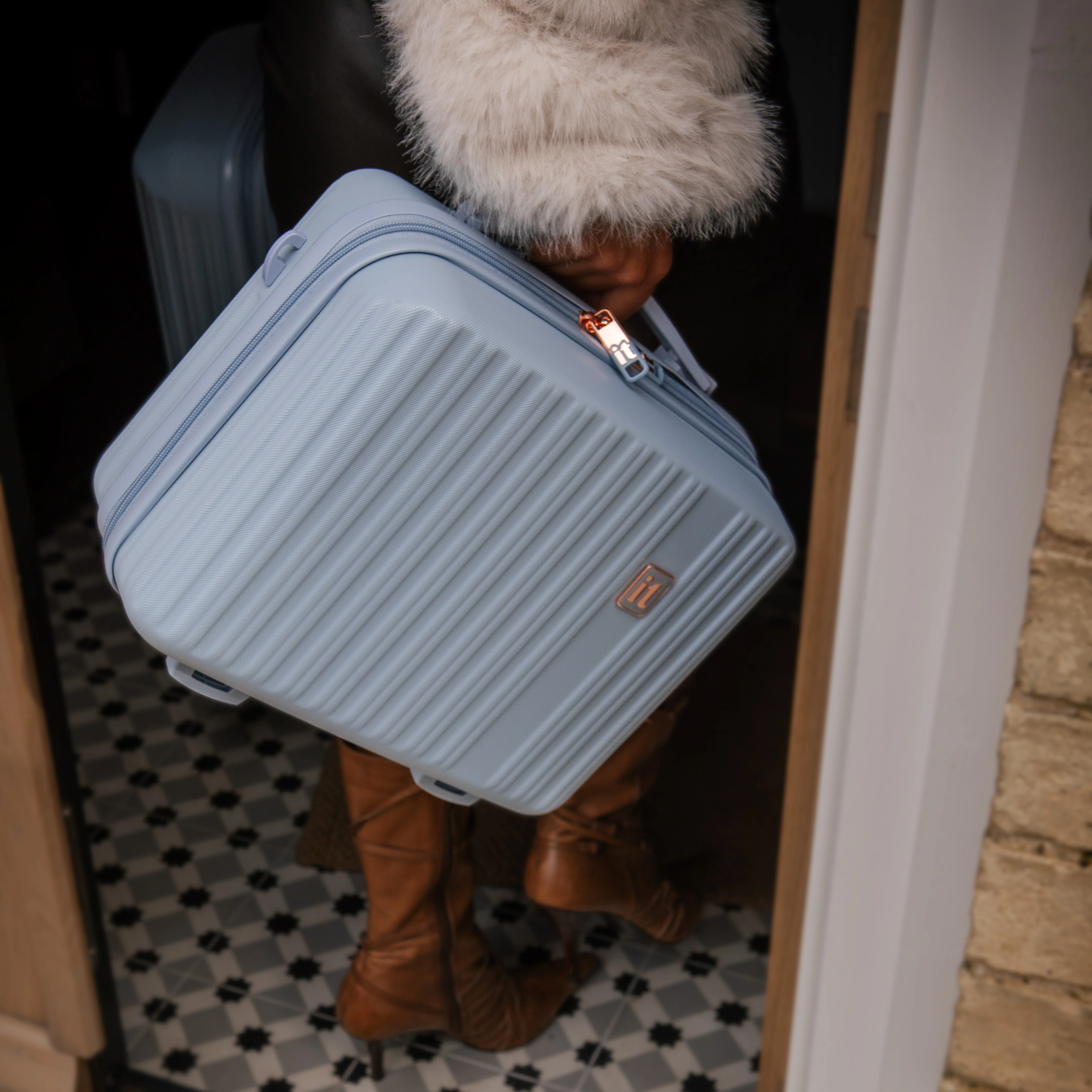 Luxuriant - Vanity Case (Blue Fog) - Image 6