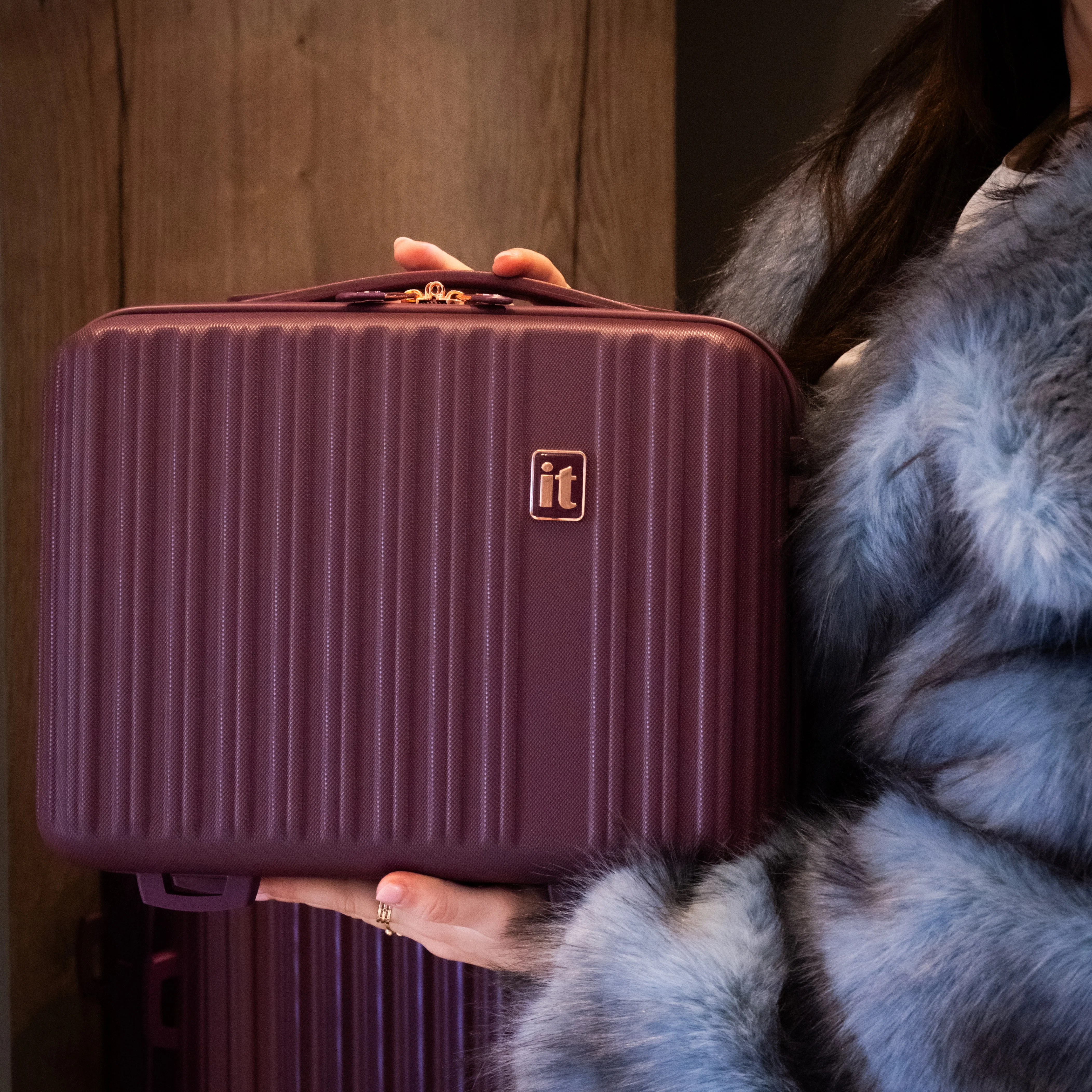 Luxuriant - Vanity Case (Fine Wine) - Image 3