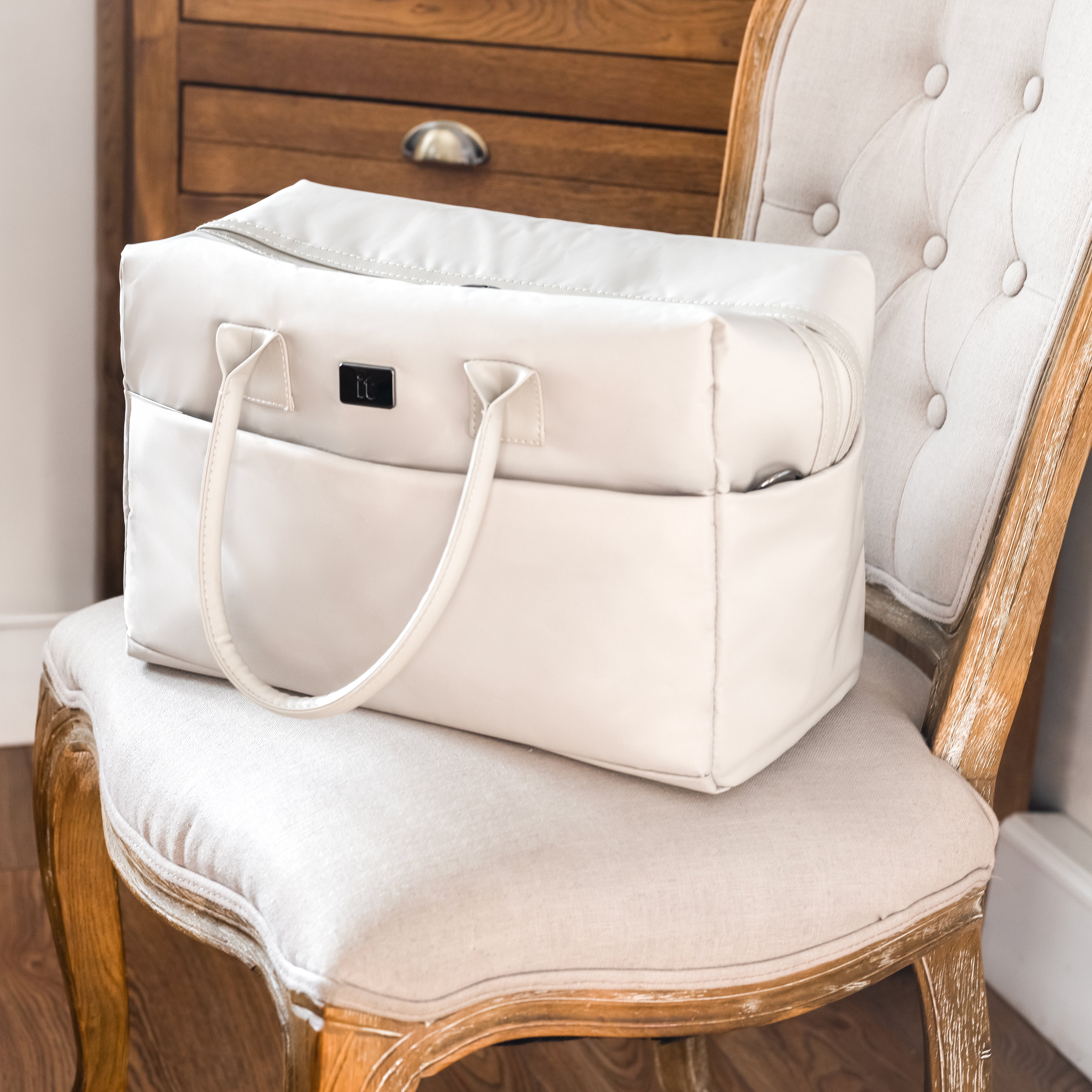 Outpaced - Small Holdall (Feather Gray) - Image 7